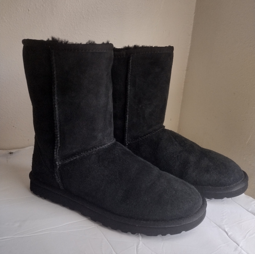 UGG Classic Short II Boots Black Size 9